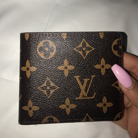 lv multiple wallet monogram